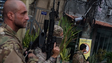 Brezilya'da güvenlik güçlerinin uyuşturucu operasyonunda 4'ü polis en az 60 kişi öldü