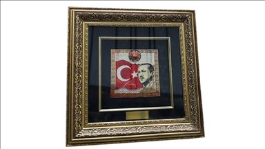 MHP Genel Başkanı Bahçeli'den Cumhurbaşkanı Erdoğan'a anlamlı hediye