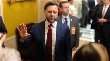 Potpredsjednik SAD-a tvrdi da se prekid vatre održava uprkos izraelskim zračnim napadima na Gazu