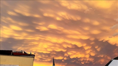 Редок феномен на небото над Фетије: По дождот се појавија облаци маматус