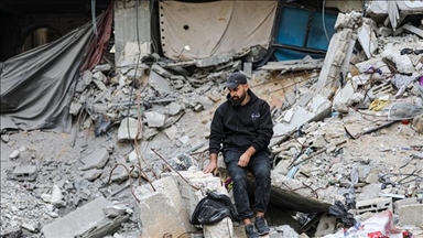 عدسة الفلسطيني علي جاد الله.. من تحت الركام إلى منصات التكريم