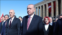 حضور اردوغان در مقبره آتاتُرک به‌مناسبت سالگرد تاسیس جمهوریت در ترکیه
