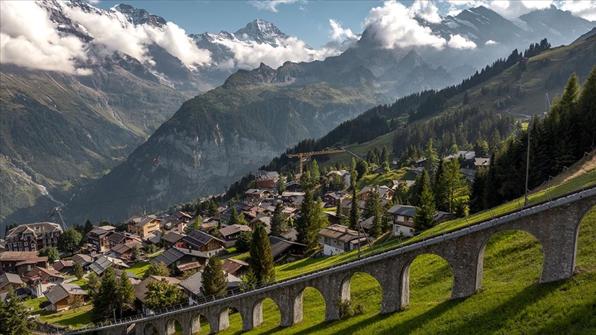 Alpler'in ortasında düşsel bir vadi: Lauterbrunnen