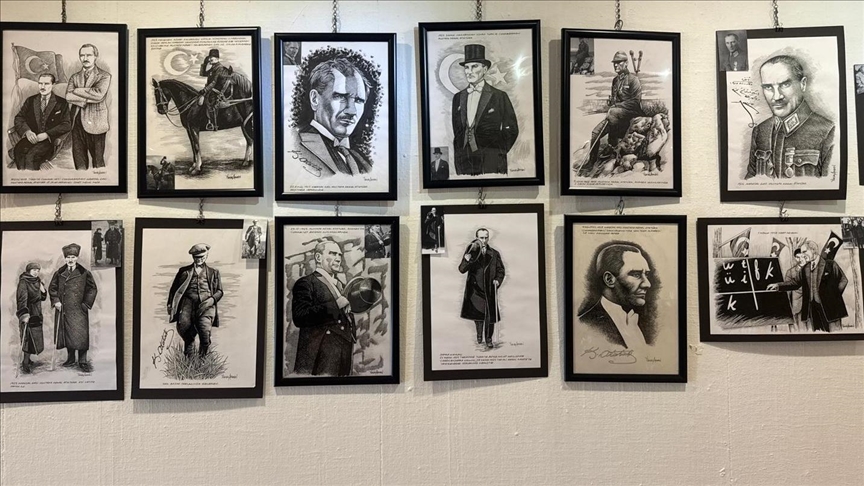Sanatçı Yüksel Akman, kara kalemle Mustafa Kemal Atatürk'ün hayatını resmetti