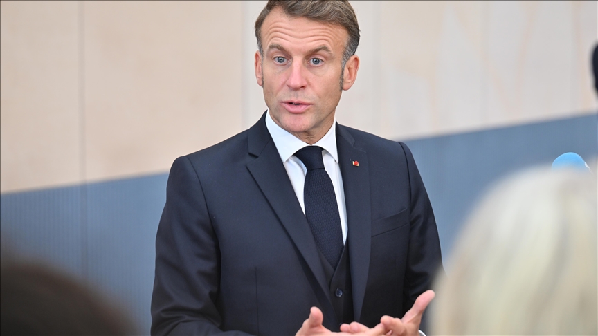 Macron alerte sur les dérives de l’information et appelle à une mobilisation pour le climat et la démocratie