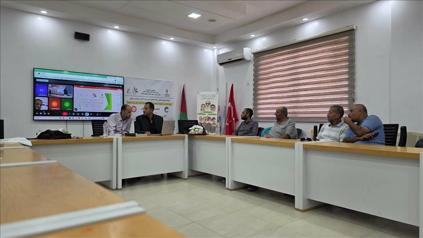 تونس.. فلسطيني من غزة يكسر الحصار وينال الدكتوراه "عن بعد"