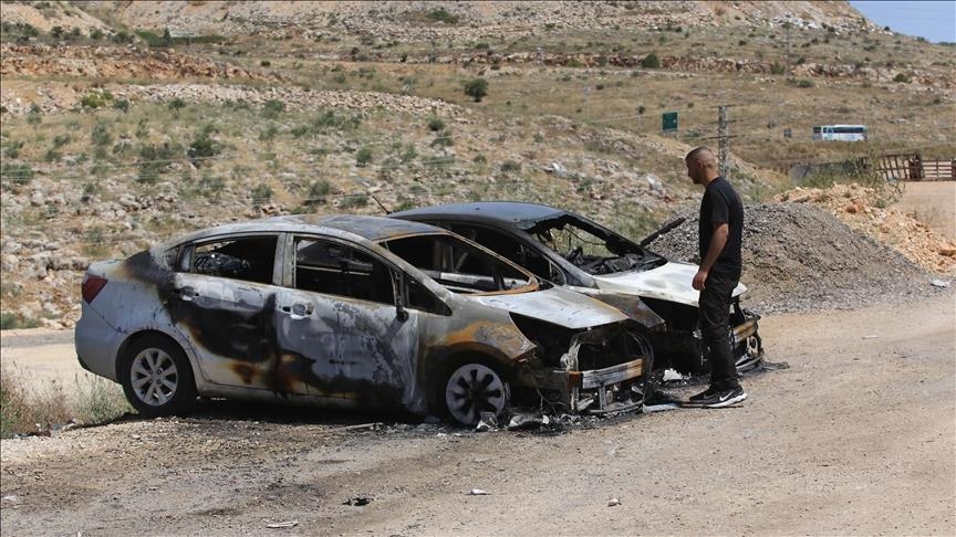 Illegal Israeli settlers burn Palestinian vehicles amid military raids in occupied West Bank