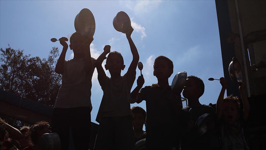 İsrail'in engellemesi nedeniyle UNRWA depolarında Gazze'ye aylarca yetecek gıda bekliyor