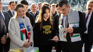 Bakan Tekin, Cezeri Yeşil Teknoloji Mesleki ve Teknik Anadolu Lisesi'ni ziyaret etti