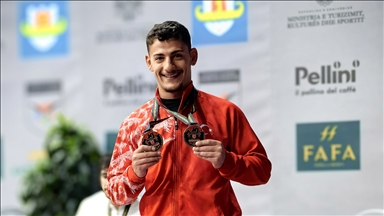 Genç milli halterci Engin Kara, Avrupa Şampiyonası'nda 2 bronz madalya kazandı