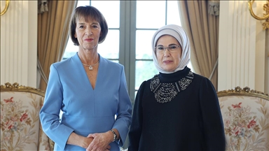 Emine Erdoğan, Almanya Başbakanı Merz'in eşiyle Millet Kütüphanesi'ni ziyaret etti