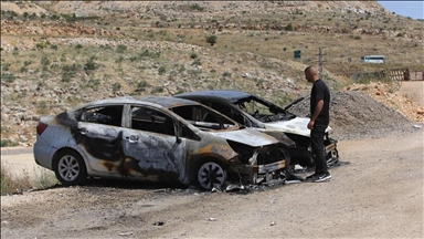 Illegal Israeli settlers burn Palestinian vehicles amid military raids in occupied West Bank
