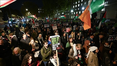 Londra'da İsrail'in ateşkesi ihlal ederek Gazze'ye saldırıları protesto edildi