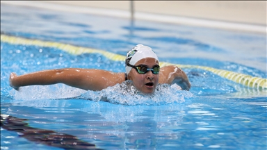 İşitme engelli milli yüzücüler İdil ile Irmak, Tokyo'da madalya için kulaç atacak