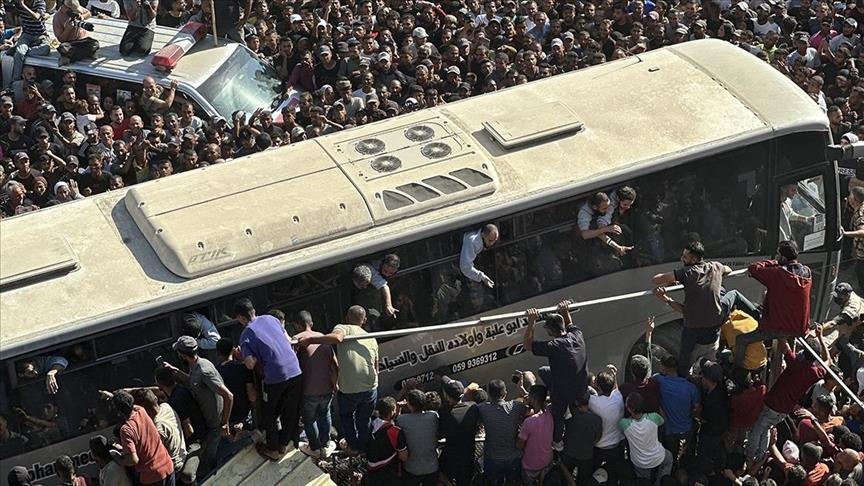 اسرائیل پیکر 30 اسیر فلسطینی دیگر را به غزه تحویل داد