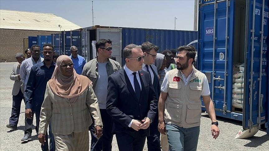 ارسال 333 کانتینر کمکهای بشردوستانه ترکیه به سودان