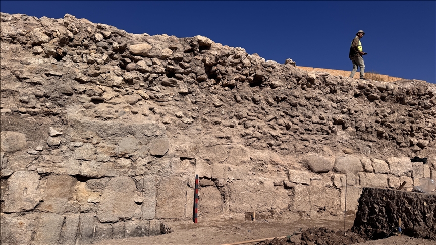 Konya'nın Selçuklu dönemi kale kapılarından birinin temeli ortaya çıkarıldı
