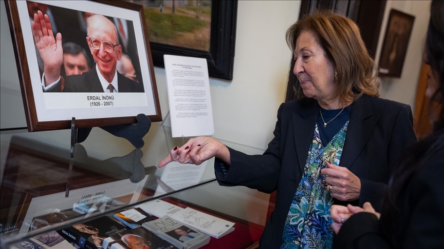 Erdal İnönü'nün vefatının üzerinden 18 yıl geçti