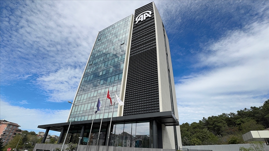 AA'dan "yapay zeka ve gazeteciliğin yeni rotası" kitabı