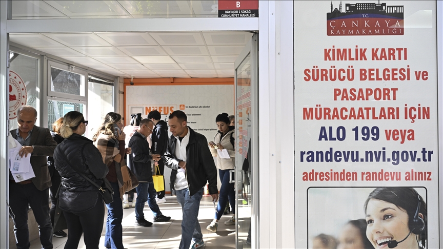 Eski tip ehliyetlerin yenilenmesi için tanınan süre bugün sona eriyor