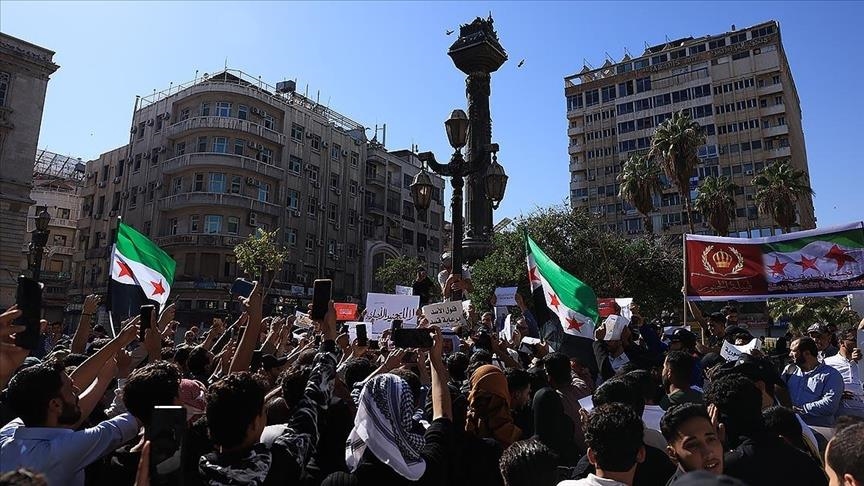 محافظات سورية تشهد احتجاجات ضد "واي بي جي" الإرهابي