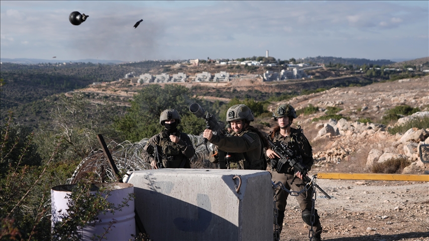 الجيش الإسرائيلي يقتل طفلا فلسطينيا وسط الضفة 