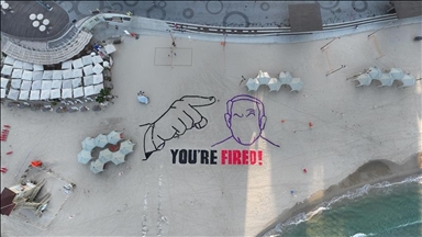 Активисти протестираа на плажа против Нетанјаху во близина на Амбасадата на САД во Израел