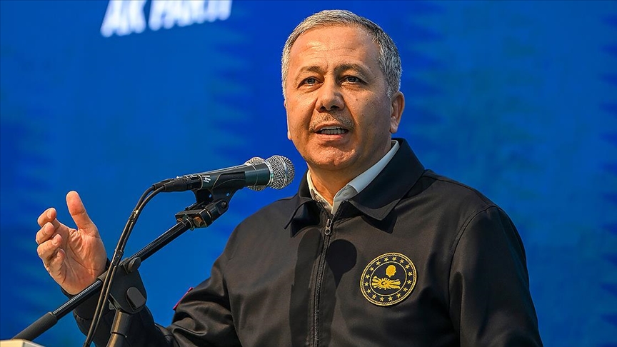 İçişleri Bakanı Yerlikaya: 1 yılda gönüllü geri dönüş yapan Suriyeli kardeşlerimizin sayısı 550 bin oldu