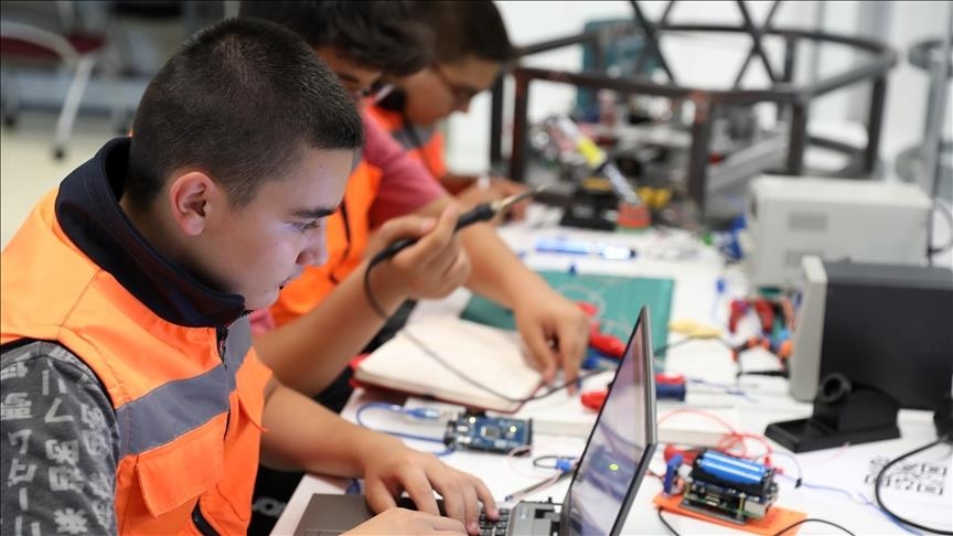 Nitelikli iş gücünün karşılanması için meslek liseleri ile yükseköğretim kurumları eşleştirilecek