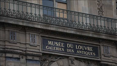 2 suspects in Louvre robbery brought before judge for formal charges