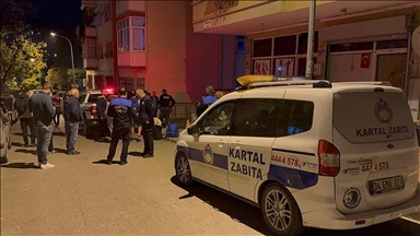 Kartal'da kolonlarında çatlak oluşan 4 katlı bina boşaltıldı