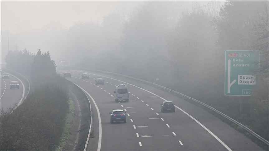 Li herêma Duzceyê ya li ser Otorêya Anadoluyê mij çêbû