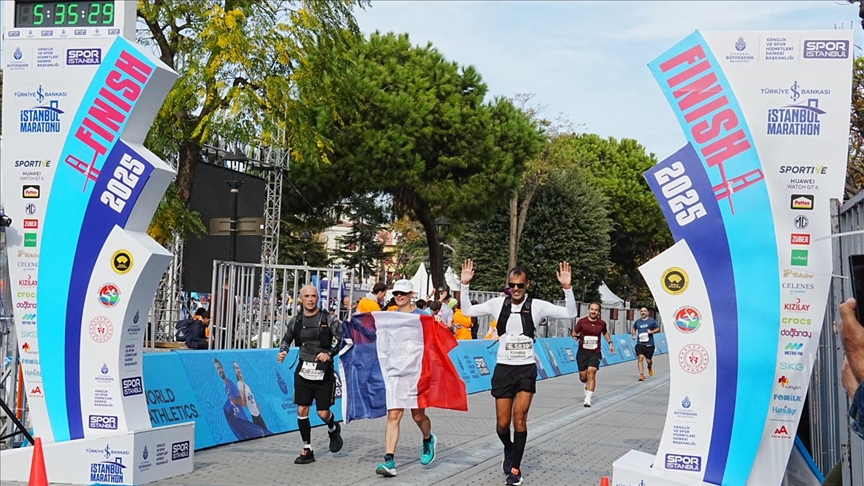 L’ambassadrice de France à Ankara Isabelle Dumont a participé au 47ᵉ marathon d’Istanbul