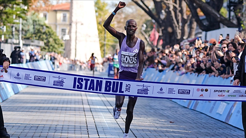 Победителем 47-го Стамбульского марафона среди мужчин стал Ронзас Локитам Килимо 