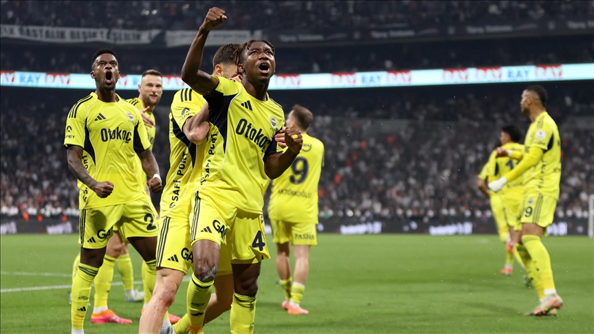 Fenerbahçe, 2-0 geriye düştüğü derbide Beşiktaş'ı 3-2 yendi
