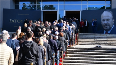 Odata počast bivšem albanskom premijeru Fatosu Nanu