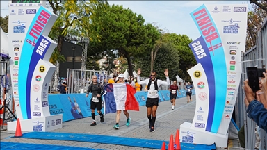Fransa'nın Ankara Büyükelçisi Isabelle Dumont, 47. İstanbul Maratonu'na katıldı