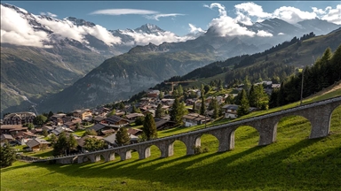 Лаутербрунен - Магична долина со 72 водопади во Швајцарија