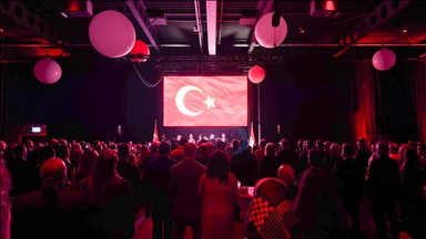 Hollanda'da 29 Ekim Cumhuriyet Bayramı çifte resepsiyonla kutlandı