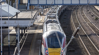 İngiliz polisi, dün trende düzenlenen bıçaklı saldırının terör bağlantılı olmadığını açıkladı