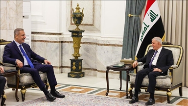 فيدان يلتقي الرئيس العراقي في بغداد