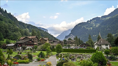 Lauterbrunnen, "luginë e parajsës" në mes të alpeve zvicerane