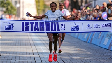 ماراتن استانبول؛ بیزواگر آدررا، دونده اتیوپیایی قهرمان بخش زنان شد
