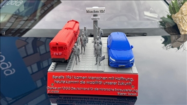 Almanya’da ilk teslimatlarını gerçekleştiren TOGG’un yetkililerine "1961 göç ve geleceğin mobilitesi" sürprizi