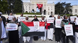 إسطنبول.. وقفة تضامنية مع الفاشر تندد بجرائم "الدعم السريع"