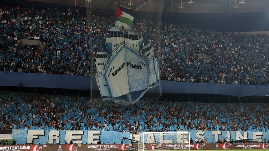 "أسطول الصمود" يبحر في مدرجات ديربي إسطنبول