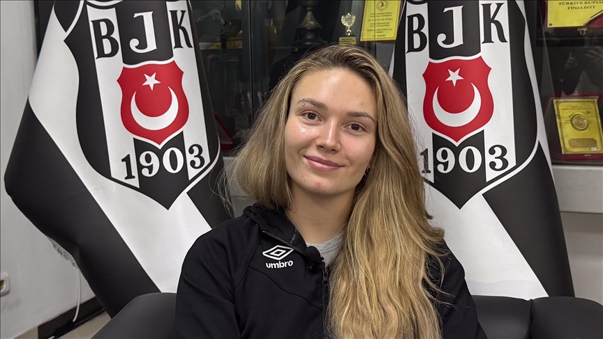 Beşiktaş'ın Polonyalı voleybolcusu Julia Szczurowska'nın siyah-beyaz aşkı