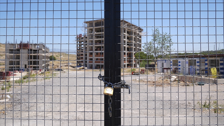 İzmir'de kentsel dönüşüm hak sahiplerinden Büyükşehir Belediyesine kira tepkisi