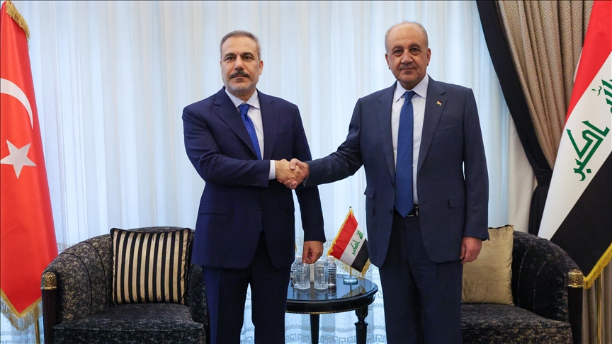 وەزیری بەرگریی عێراق، سابت عەباسی پێشوازی لە هاکان فیدان کرد