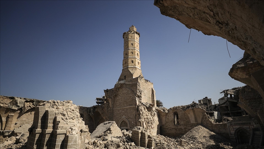 İsrail saldırıları, Gazze'de yaklaşık 1400 yıllık Büyük Ömeri Camisini "yıkıntıya" çevirdi